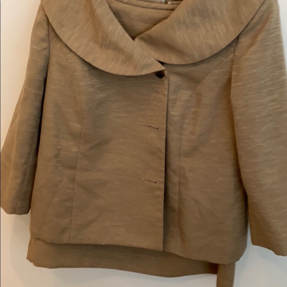 Conjunto de jacket y skirt